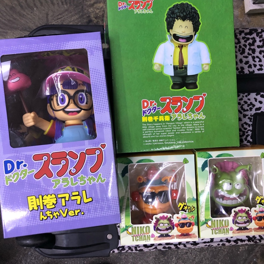 Dr. Slump Large Figures Set Of 4. Arale, Senbei, King Nikochan, Servant